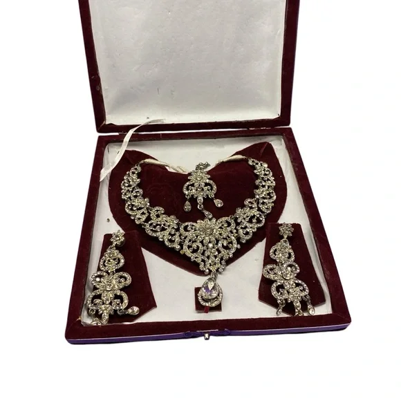 Vintage Wedding Ceremony Jewelry Set - Picture 10 of 10